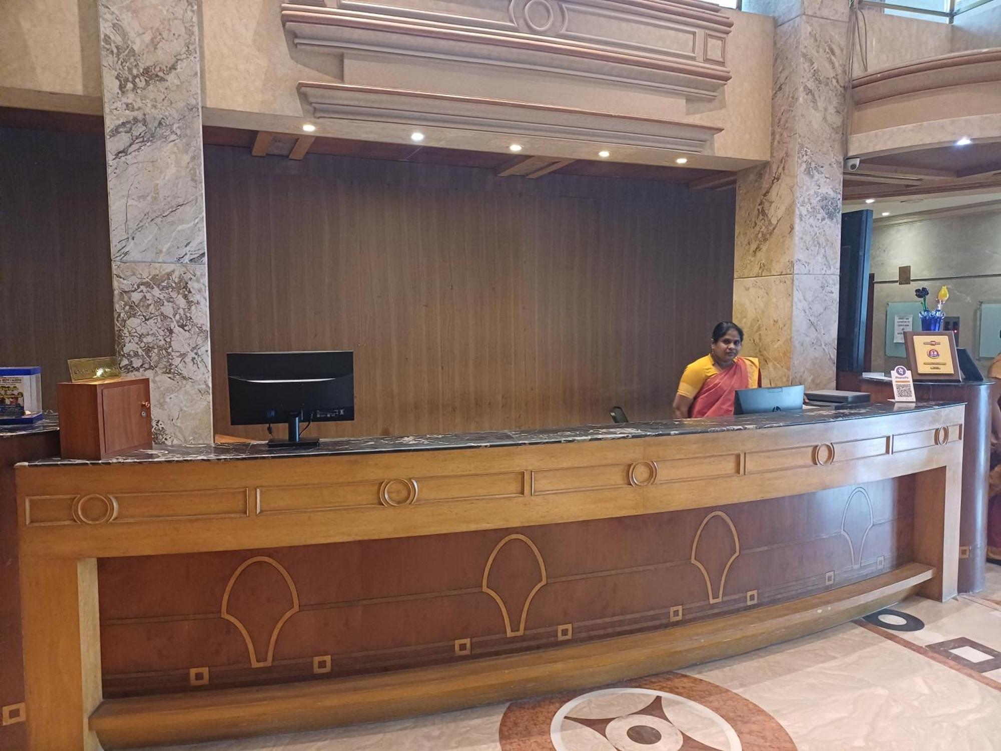 Hotel Benzz Park Chennai Exterior photo