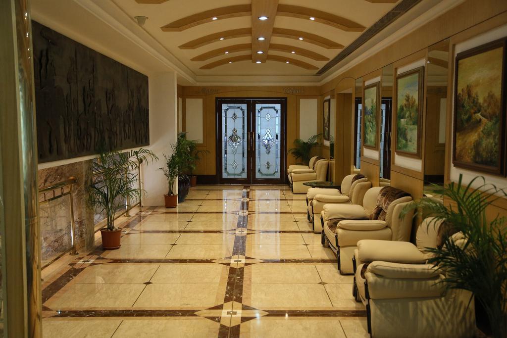 Hotel Benzz Park Chennai Exterior photo