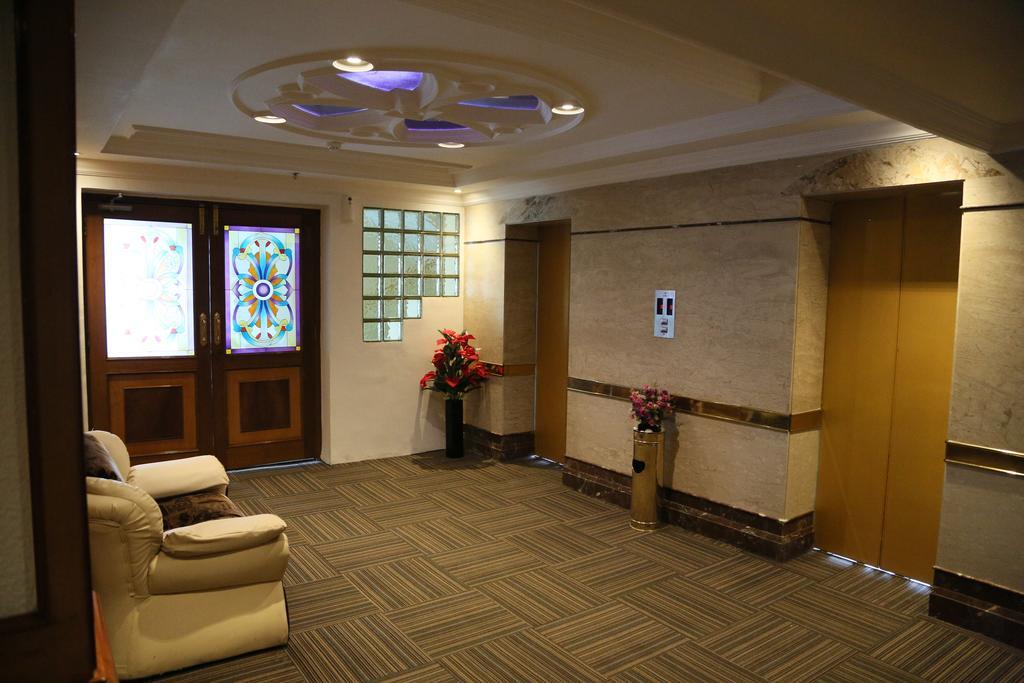 Hotel Benzz Park Chennai Exterior photo