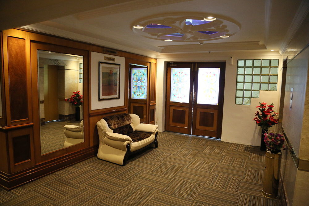 Hotel Benzz Park Chennai Exterior photo
