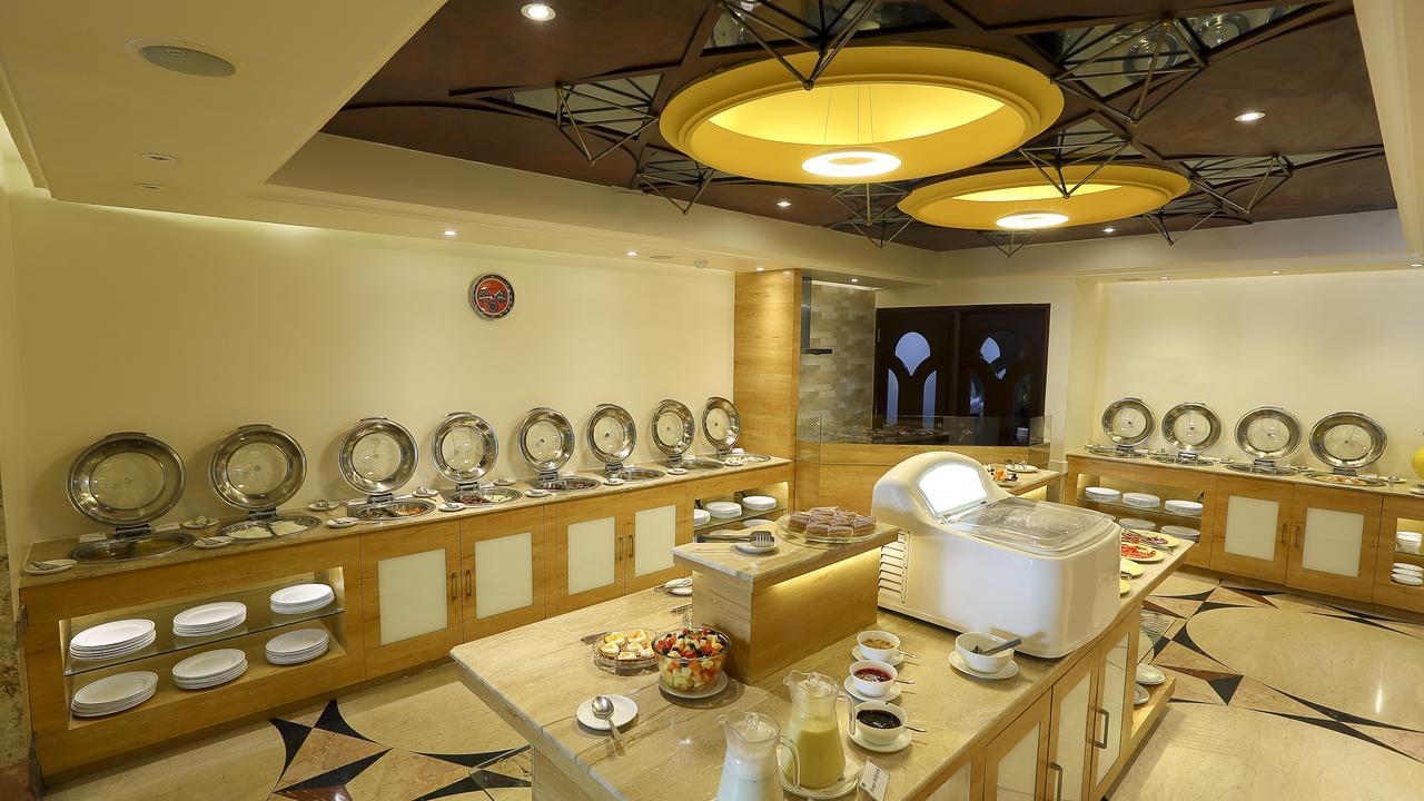 Hotel Benzz Park Chennai Exterior photo