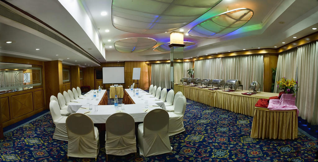 Hotel Benzz Park Chennai Exterior photo
